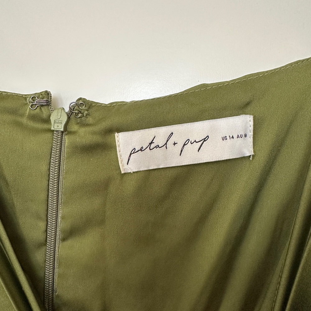 🫒Petal & Pup Naira Olive Maxi Dress - Picture 7 of 9